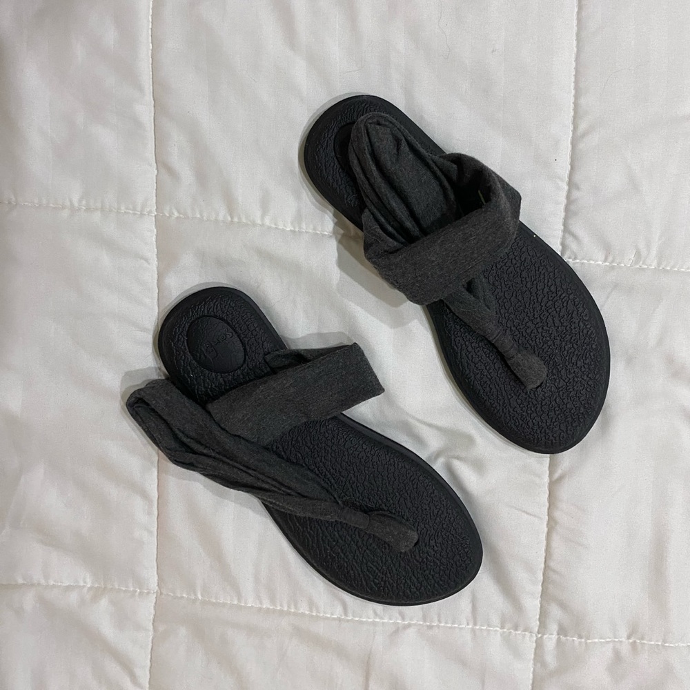 Sanuk Yoga Sling Shoe, gently worn